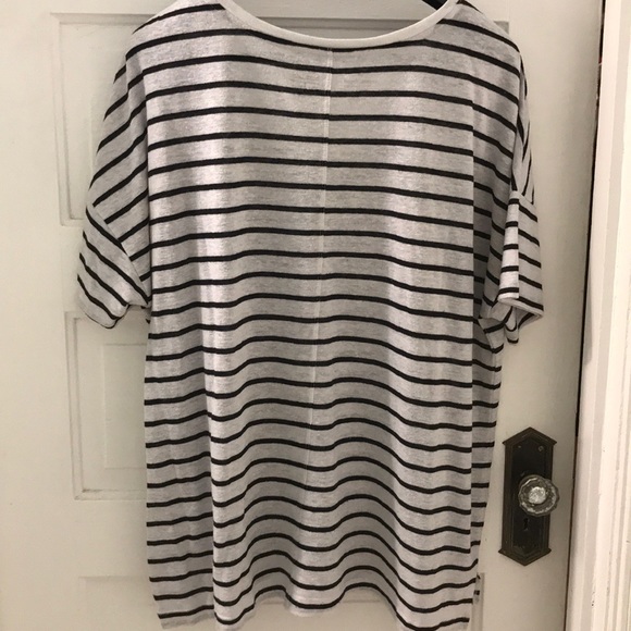 OLD NAVY STRIPED TOP - Picture 2 of 2